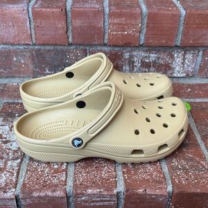 Crocs Classic Clog Tumbleweed Tan Men 9 Women 11 NWT New 10001-209